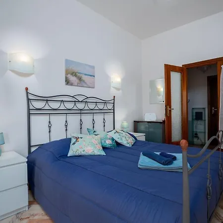 Bright With Large Terrace, Near Florence *