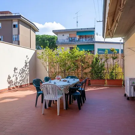 Appartamento Bright With Large Terrace, Near Florence Prato (Prato)